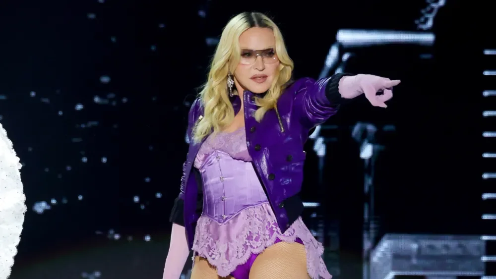 Madonna xalqdan kömək istəyir