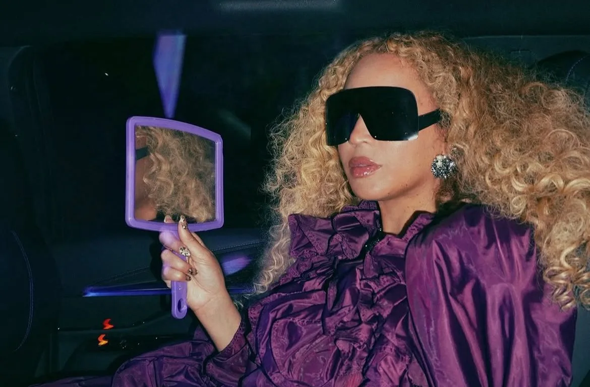 Beyonsun “bənövşəyi” tərzi