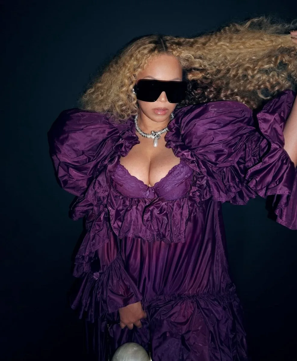 Beyonsun “bənövşəyi” tərzi