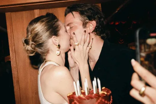 Cici Hadidə sevgilisindən maraqlı hədiyyə