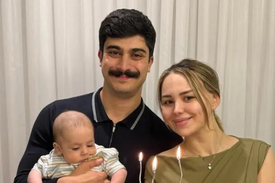 İlqar Mirzəyevin oğlu ailəsi ilə...