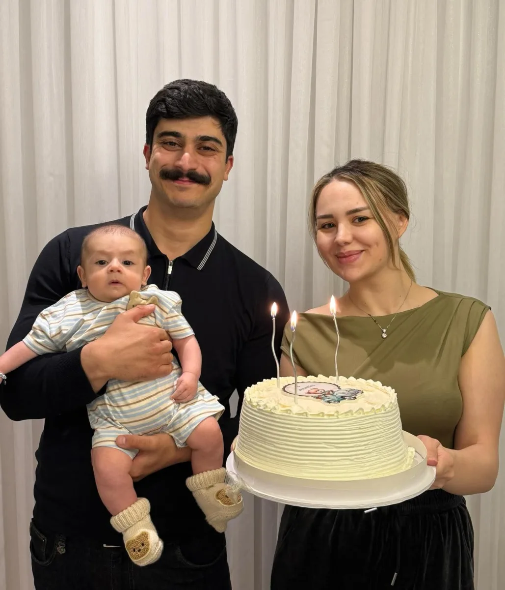 İlqar Mirzəyevin oğlu ailəsi ilə...