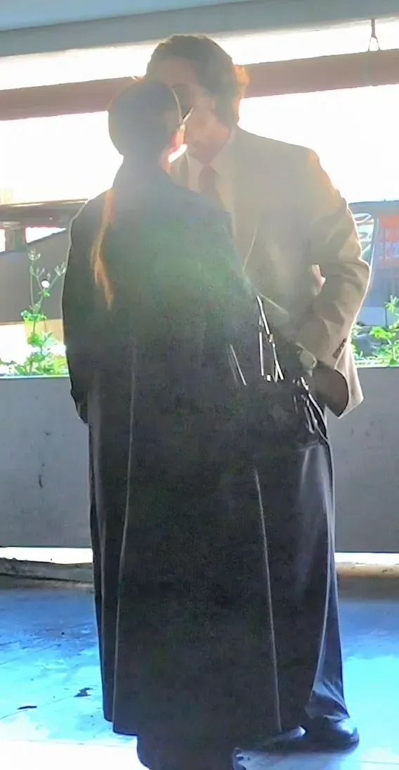 Hava limanında öpüşərkən görüntüləndilər