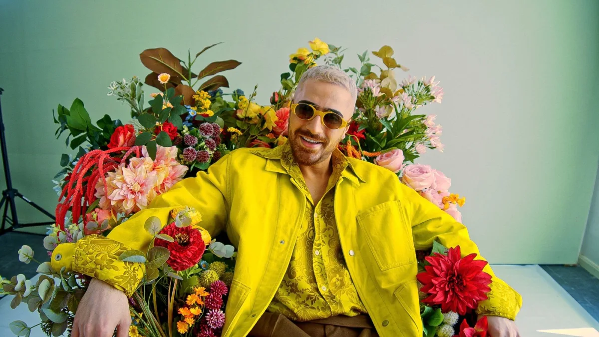 Amir yeni mahnısını təqdim etdi