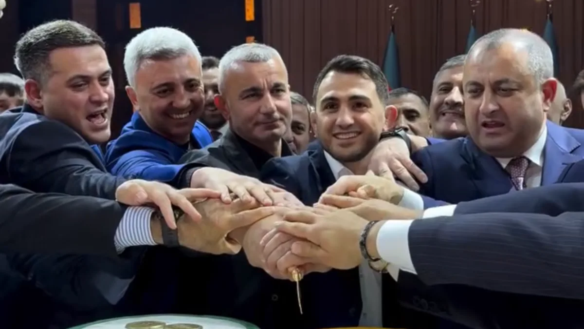 Hacı Əliyev özünə ad günü etdi