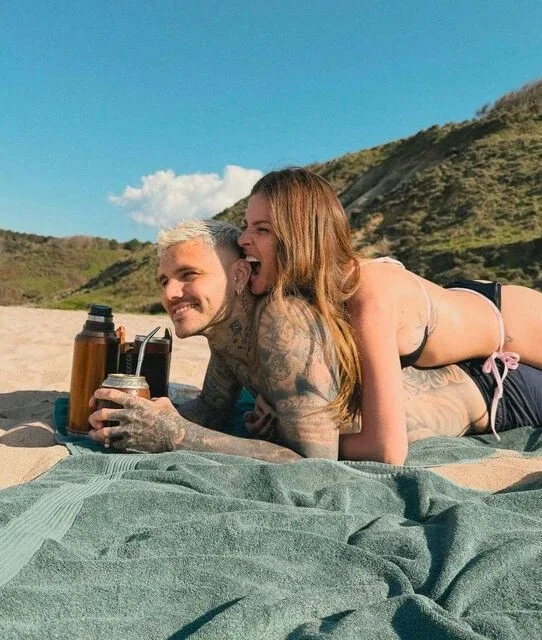 Mauro İkardi nişanlısı ilə tətildə