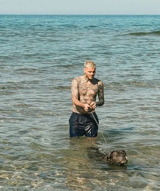 Mauro İkardi nişanlısı ilə tətildə