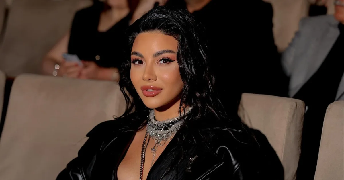 “Mən gülümsəyirəmsə...“