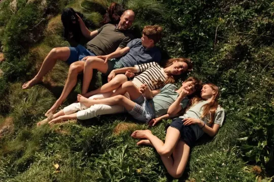 Kral ailəsindən yeni fotolar