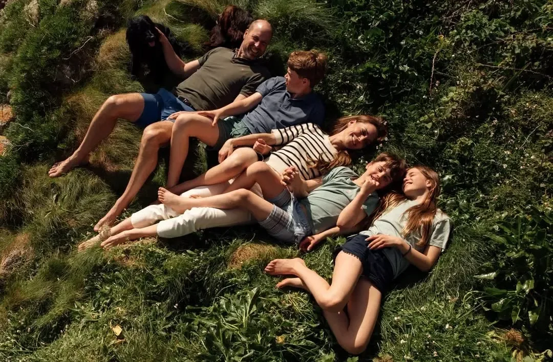 Kral ailəsindən yeni fotolar