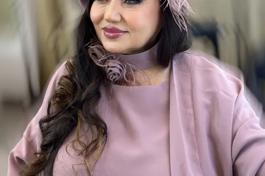 Xalq artistinin çəhrayı tərzi...