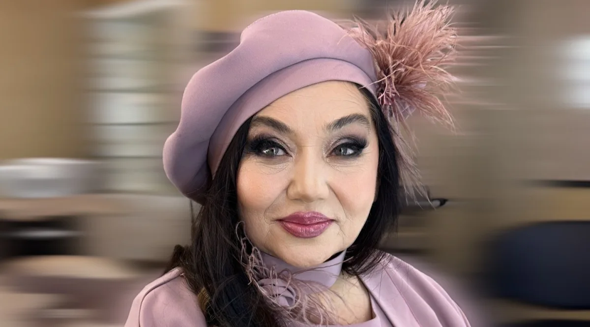 Xalq artistinin çəhrayı tərzi...