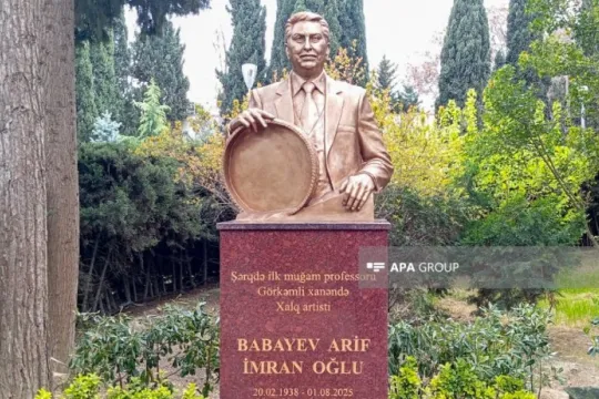 Arif Babayevin qəbirüstü abidəsi ucaldıldı - Foto