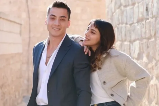 “İş ayrı, eşq ayrı”