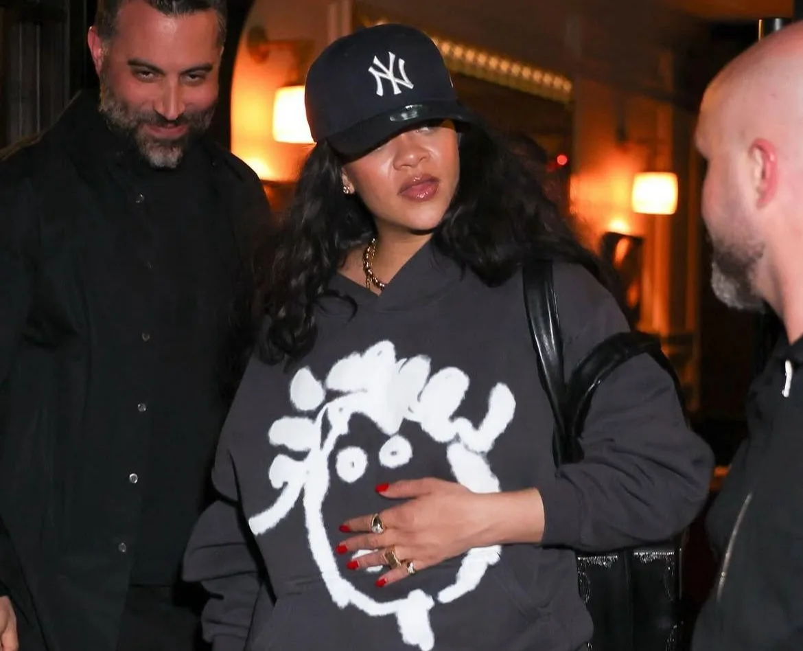 Rihanna yenə hamilədir?