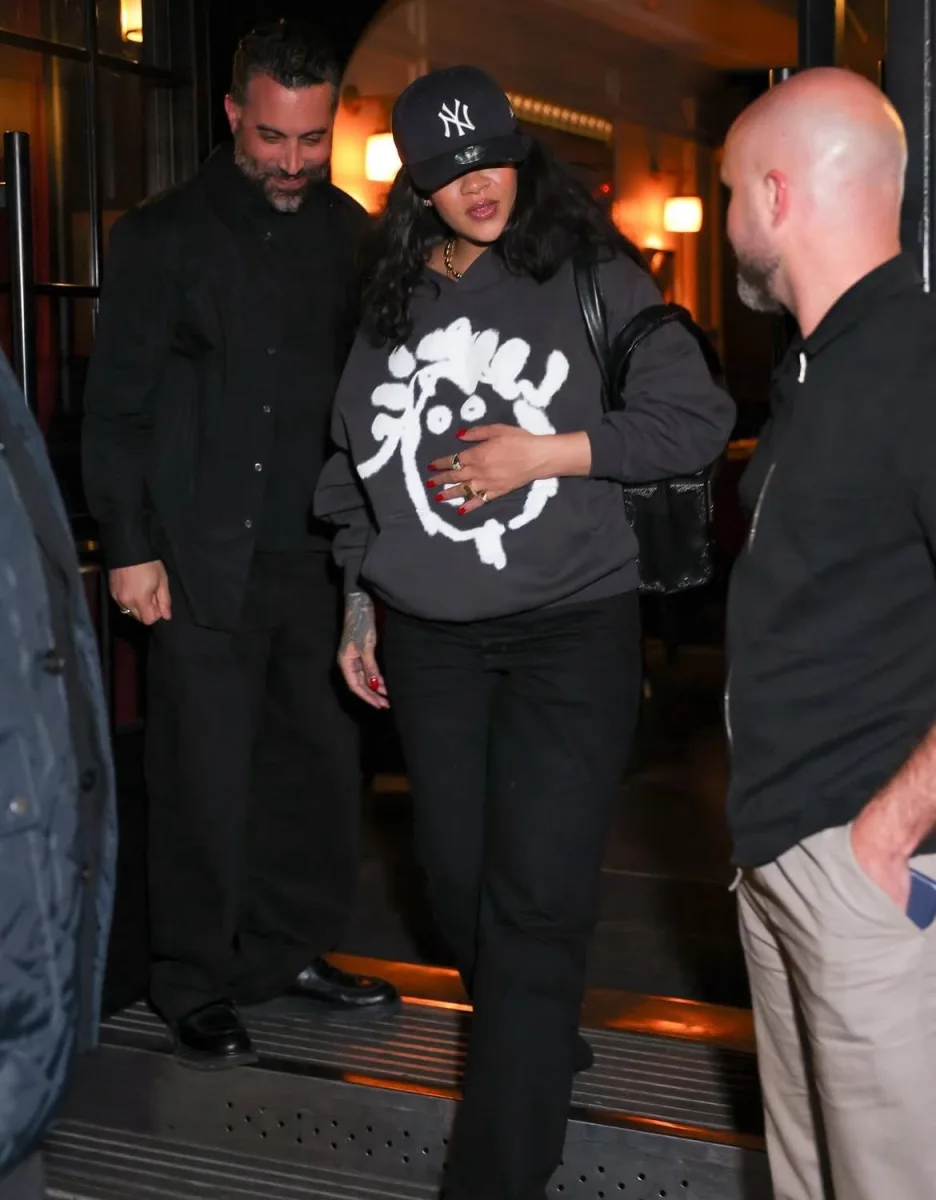 Rihanna yenə hamilədir?