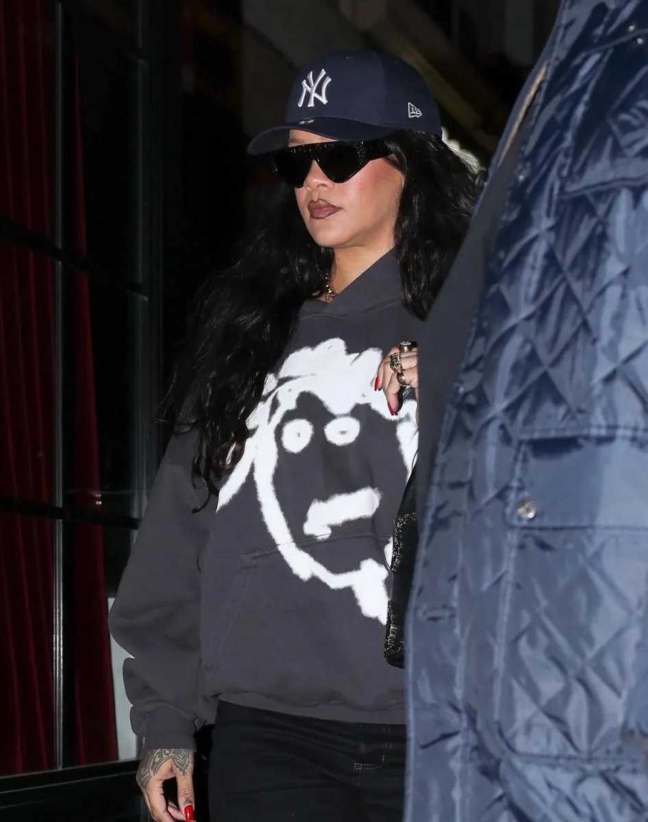 Rihanna yenə hamilədir?
