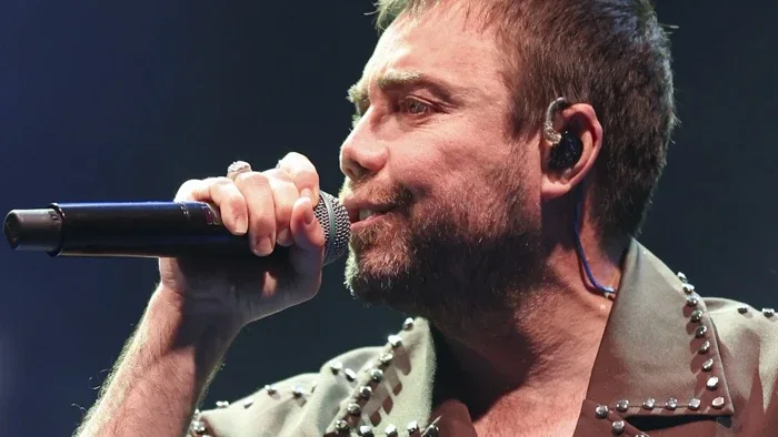 Burun əməliyyatından sonra ilk konsert...