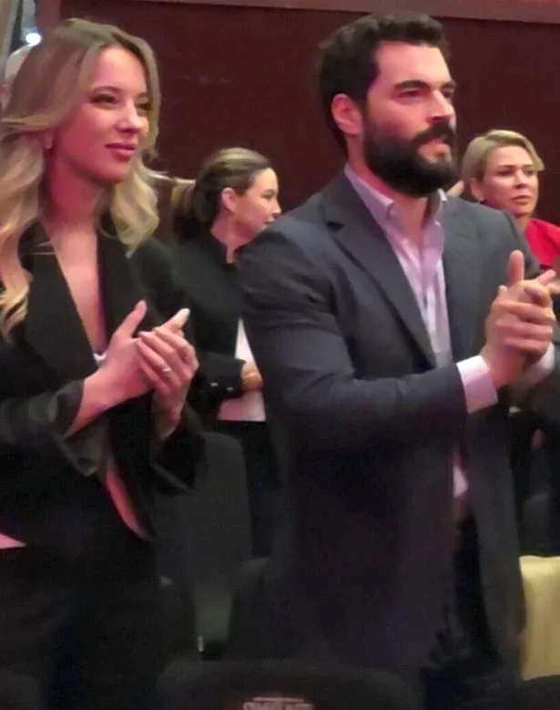 Akın Akınözünün yeni sevgilisi – Foto