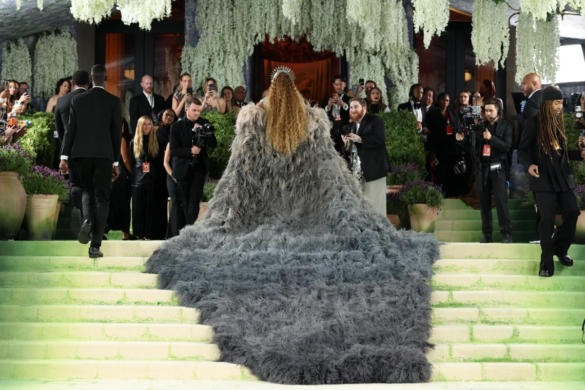 Beyons 10 ildən sonra “Met Gala”da!