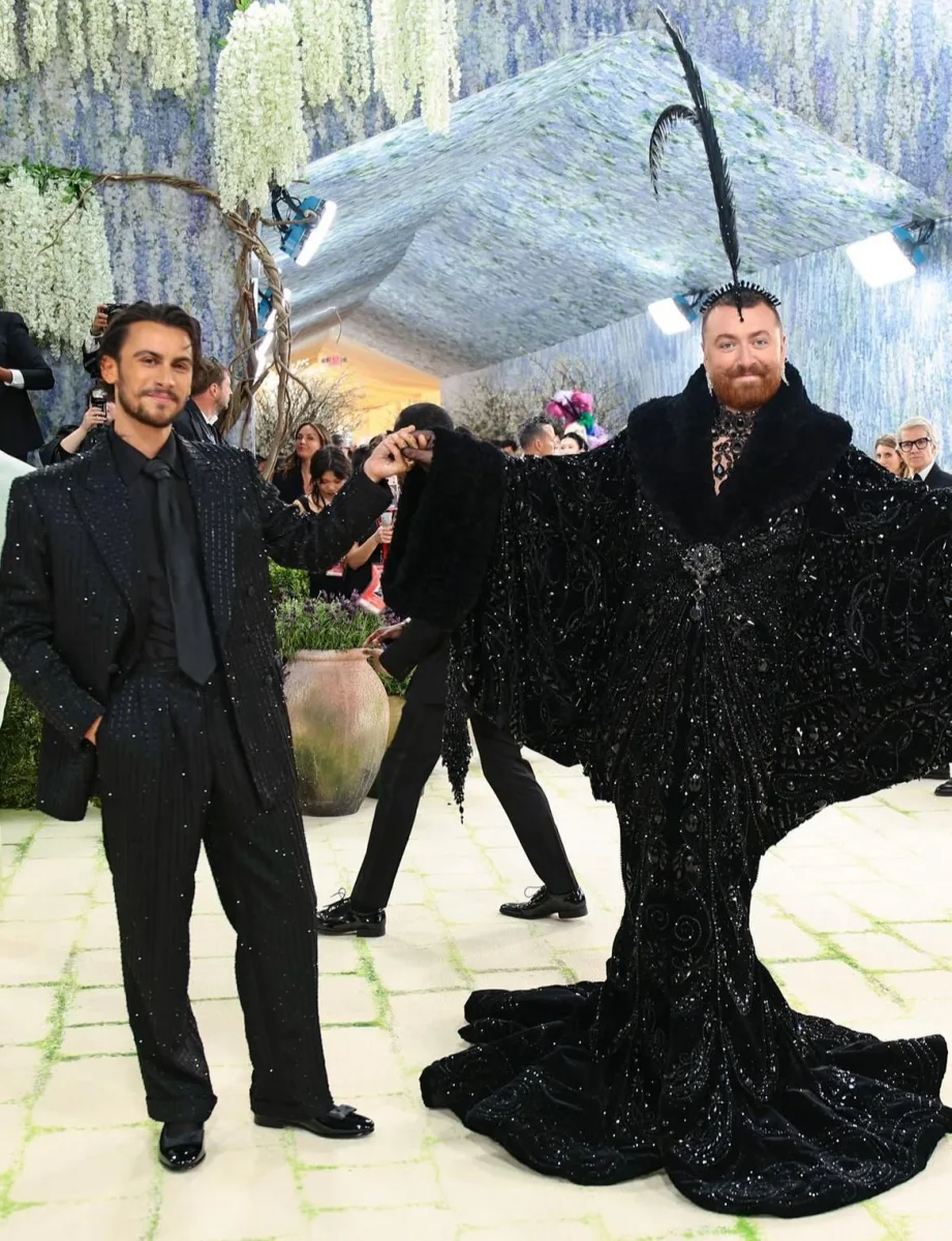 Sem Smit sevgilisi ilə “Met Gala”da