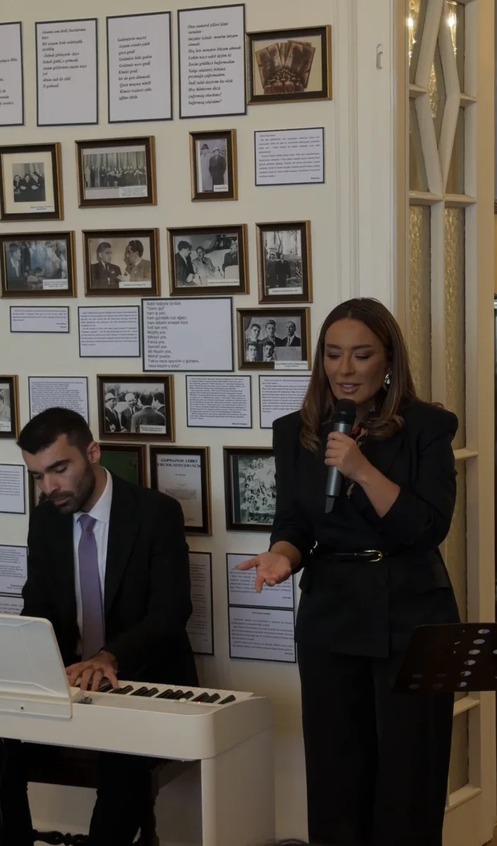 Tünzalə Ağayeva “Bir ocaqda iki şairin işığı”  adlı poeziya gecəsində