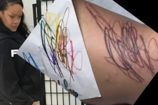 Rihannanın yeni “tattoo”su...
