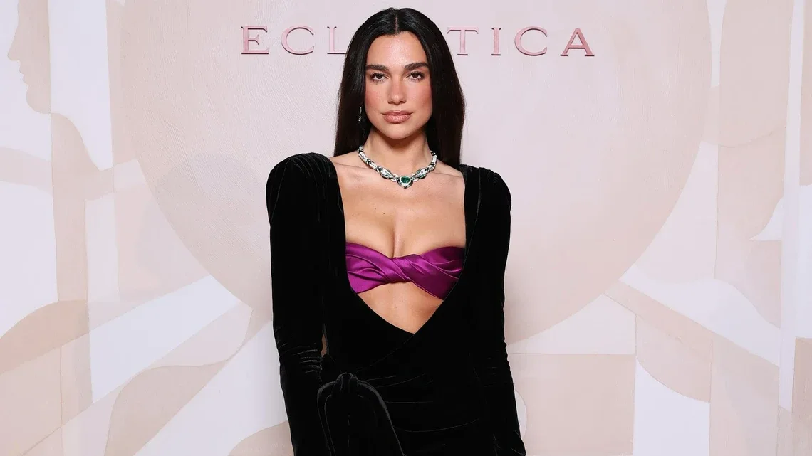 Dua Lipa “Samsung”u məhkəməyə verdi!