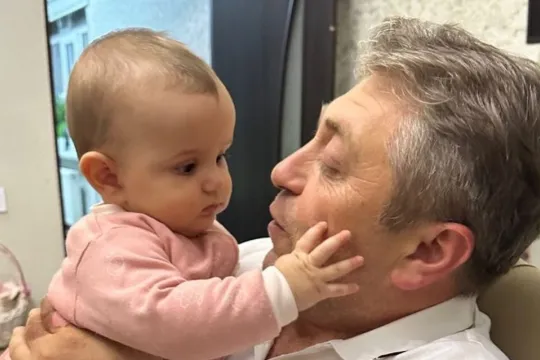 Rəşad Səfərov nəvəsi ilə...