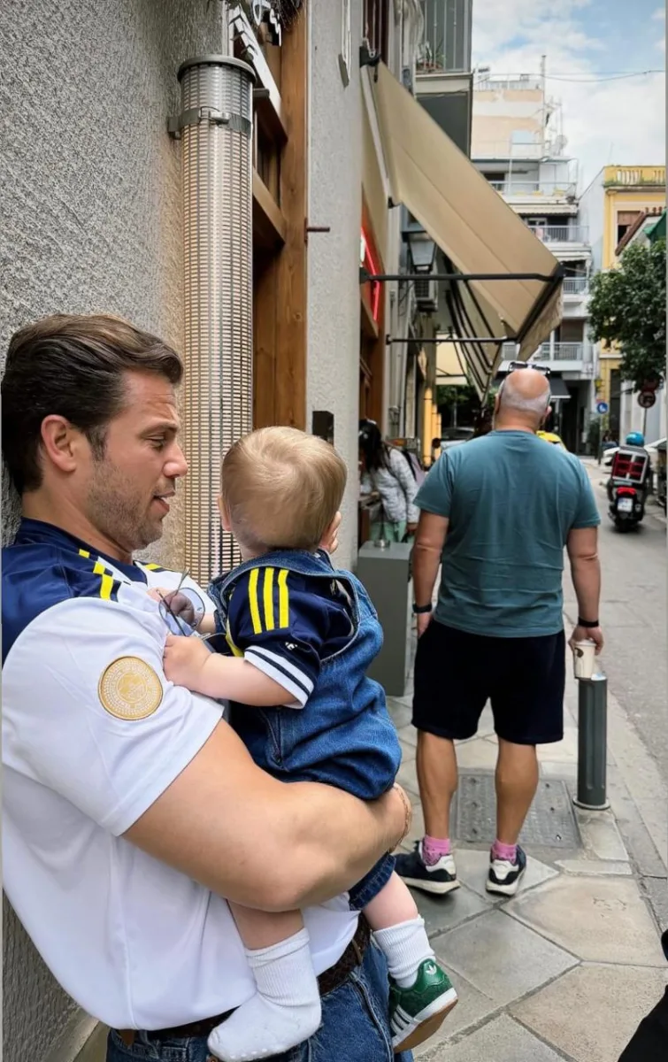 Tolga Sarıtaş oğlu ilə - Foto