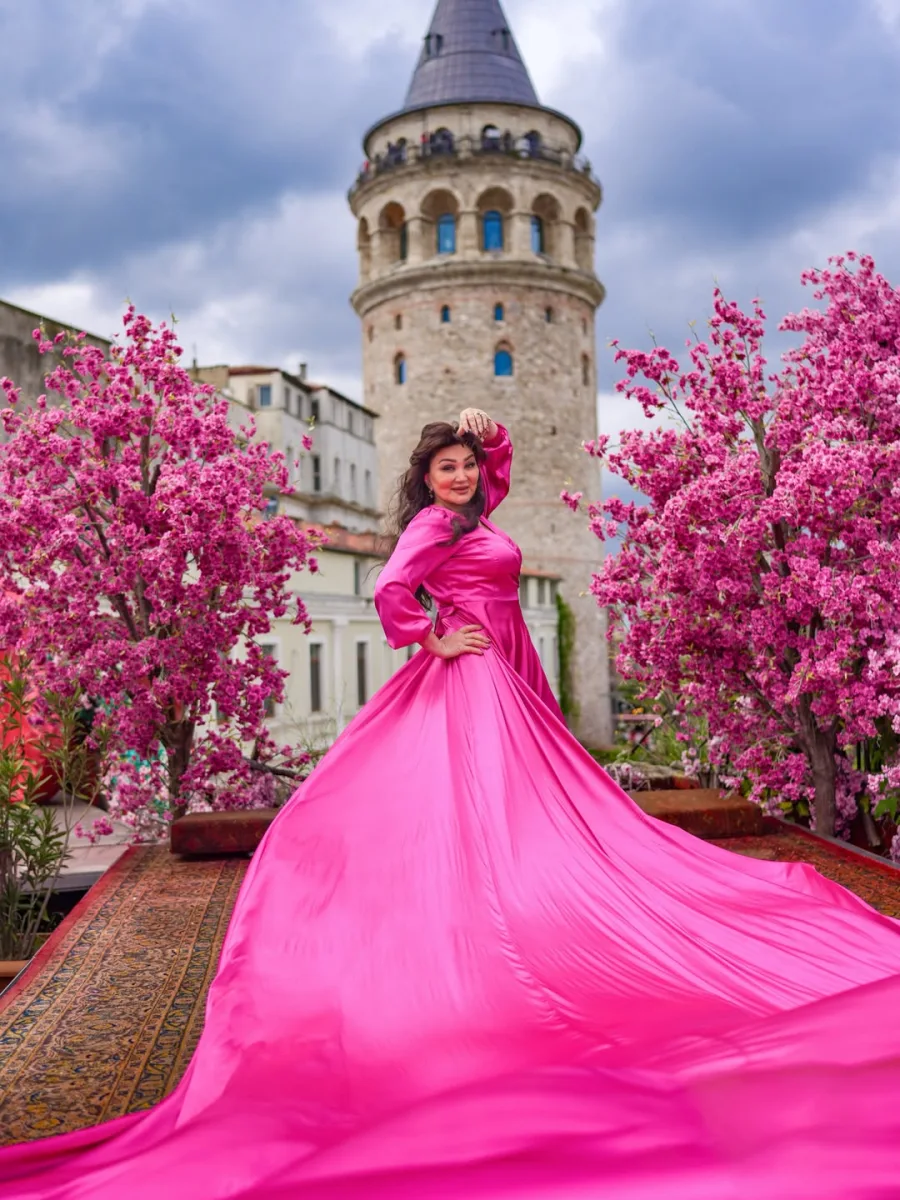 Xalq artisti İstanbulda fotosessiya etdirdi