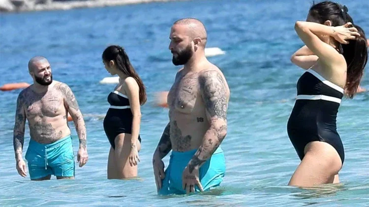 Berkay və xanımının Çeşme tətili...