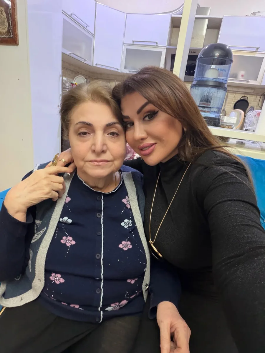 Fatimə anasının səhhətindən yazdı