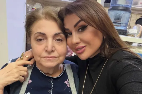 Fatimə anasının səhhətindən yazdı
