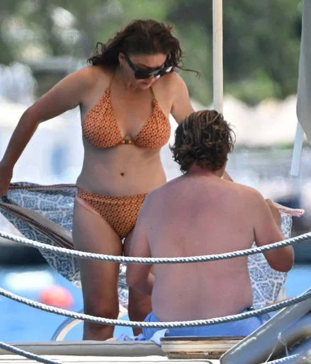 Nurgül Yeşilçay sevgilisi ilə tətildə - Fotolar