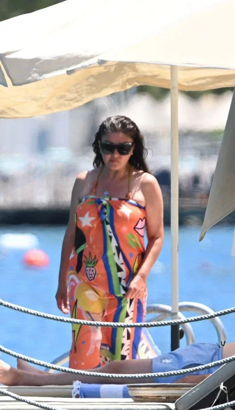 Nurgül Yeşilçay sevgilisi ilə tətildə - Fotolar