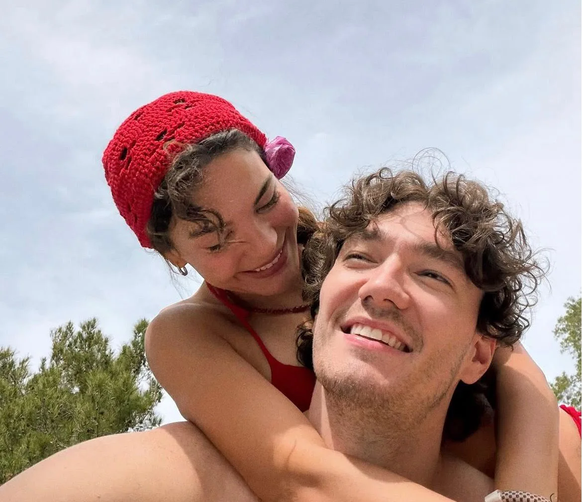 Ebrudan bikinili – Fotolar