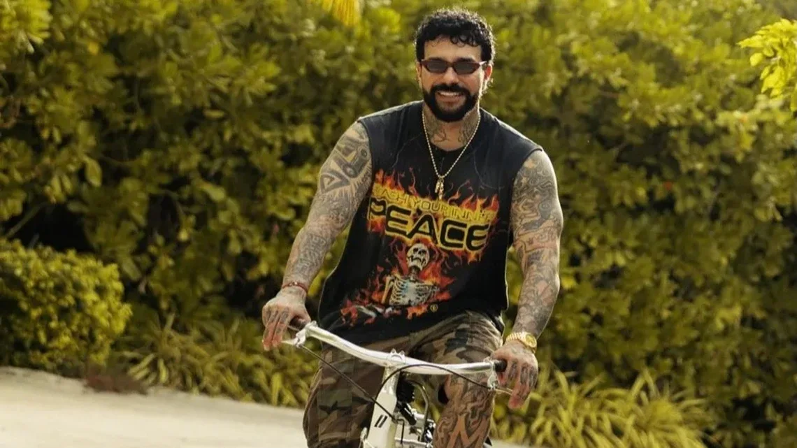 Timati bahalı maşınını paylaşdı