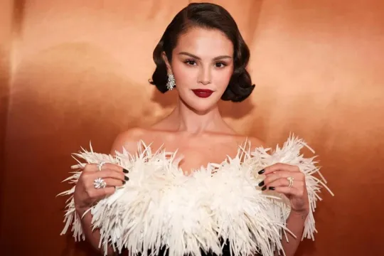 Selena Qomezin yeni imici – Foto