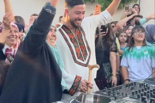 “Coachella”nı kəndə gətirdi!