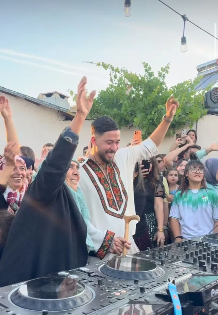 “Coachella”nı kəndə gətirdi!