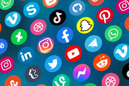 Yaş məhdudiyyətli sosial şəbəkə platformaları üçün yeni cərimələr nəzərdə tutulur