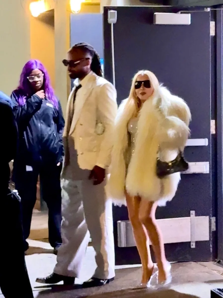 Madonna gənc sevgilisi ilə görüntüləndi