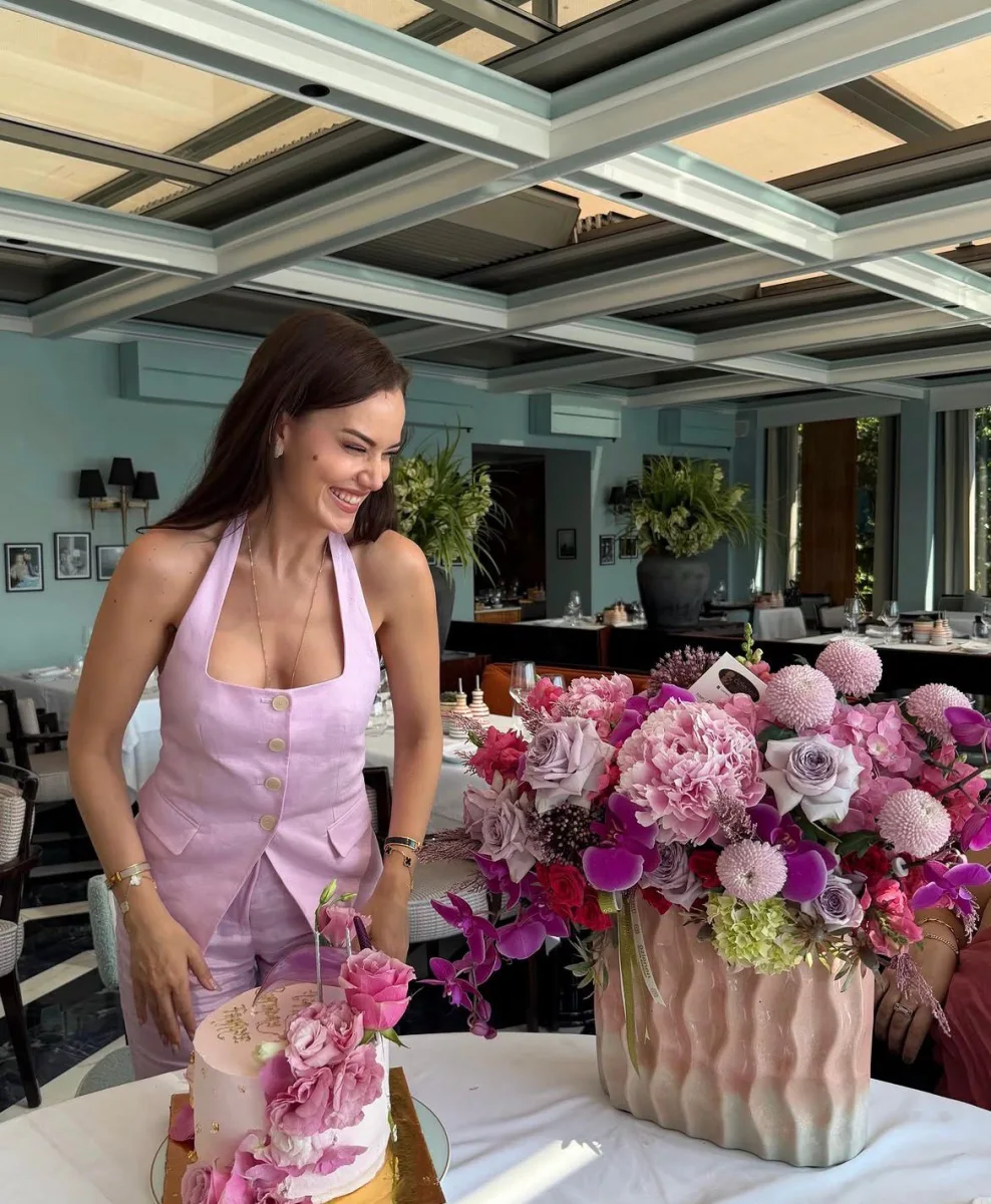 Fahriye Evcen 40 yaşında!