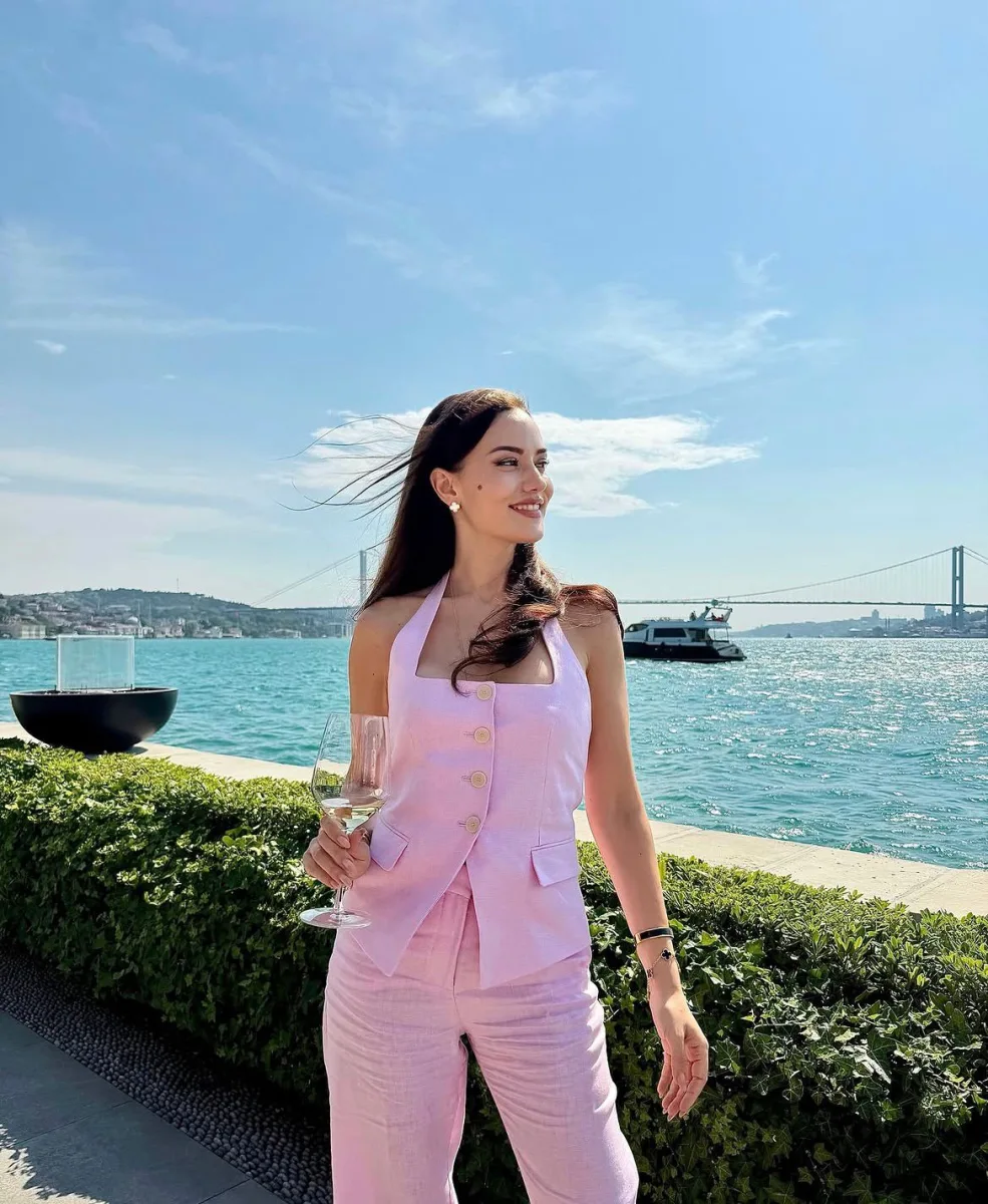 Fahriye Evcen 40 yaşında!