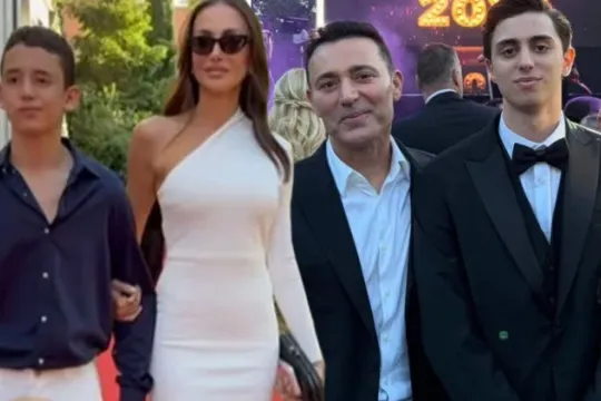 Mustafa Sandal oğulları ilə…