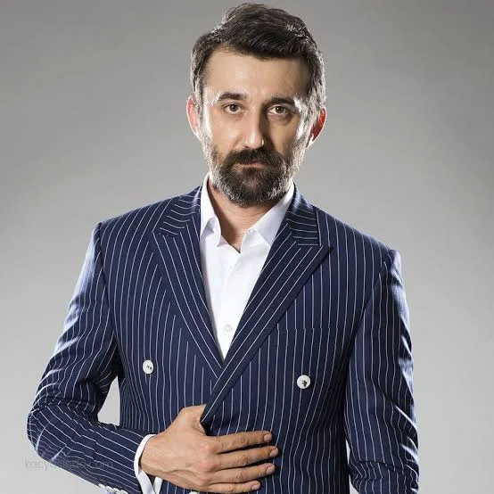 Hamı onu sildi, “Eşref” qaldı “tək”