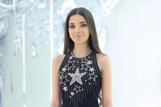 19 yaşlı Aylin onun qızı imiş...