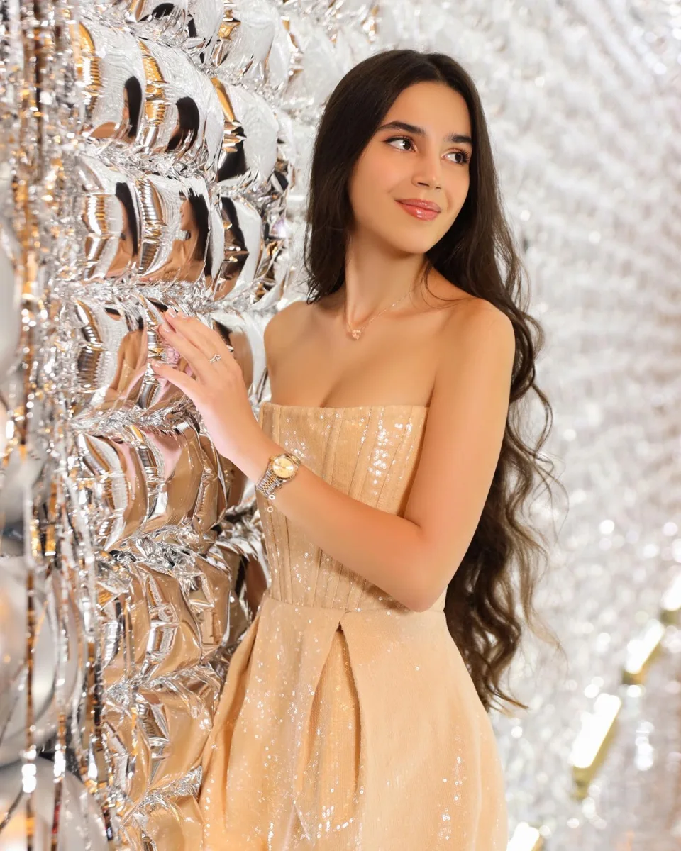 19 yaşlı Aylin onun qızı imiş...