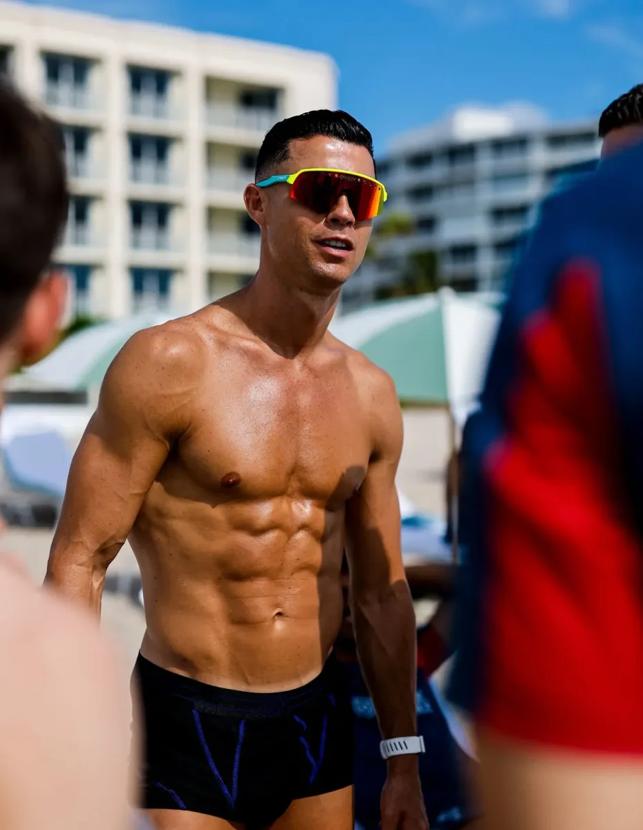 Fit bədəni diqqət çəkdi